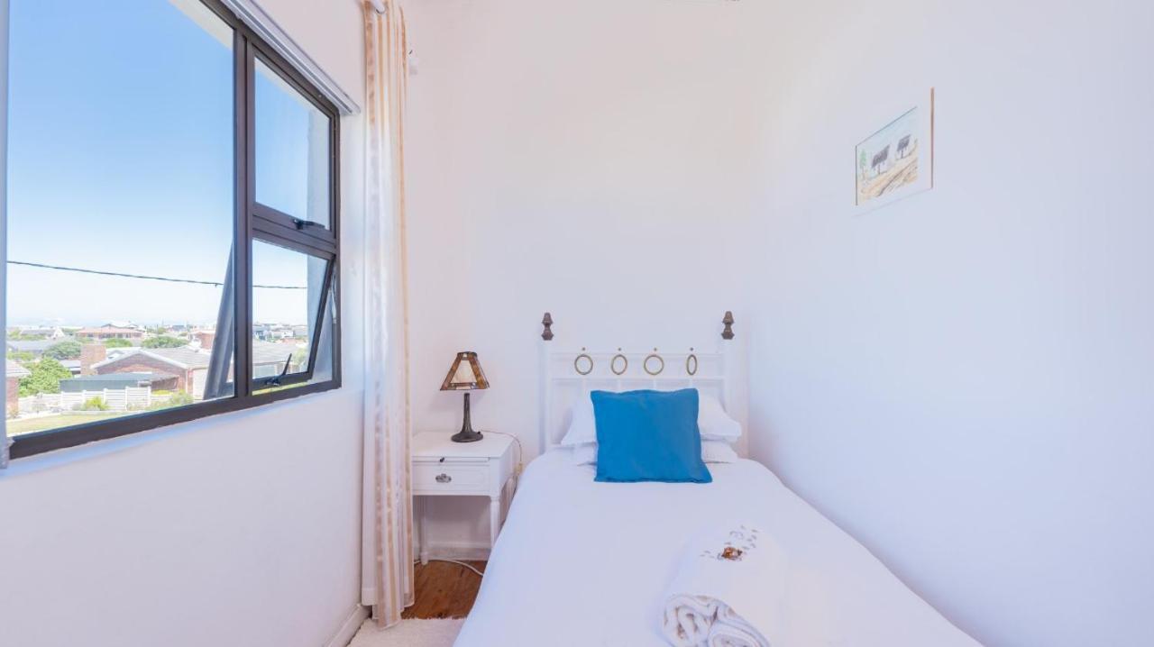 Suikerbekkie Apartamento Struisbaai Exterior foto
